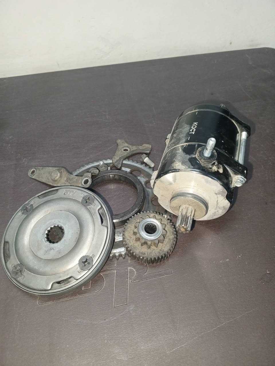 السلام عليكم
سلف رياضي جبير مال سكنس جبلي هوه والراجز ودشاليه ***********
