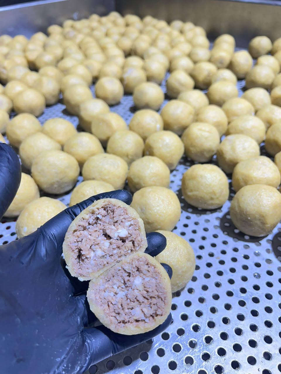 السلام وعليكم
تقدم لكم محلات #بركات #المصطفى 

جميع انواع الكبب والبورك الباسطرما الكفته 

#لحومناعراقيه #خالصه  والدجاج الحي والسمج

شوي الدجاج علفحم 

وشوي السمج العراقي الطريقه البغداديه  #البيع #جمله #مفرد

يوجد #خدمه #توصيل #لجميع #مناطق الغزاليه 

#والمناطق القريبه

اهلا بكم 

متواجدين 

كل يوم من الساعه ل #٨صباحا إلى #١٢عشر ليلا

نتشرف بيكم

#ارقام #التوصيل

***********

***********

                #اهلاوسهلابكم
