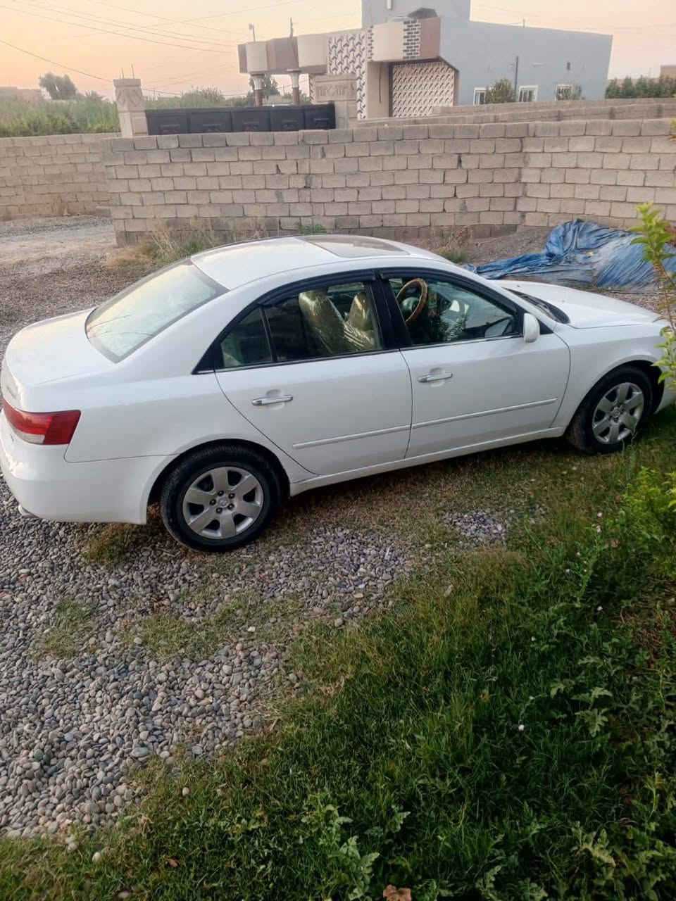 سوناتا موديل 2007
محرك 6/3300 شرط 
كير شرط 
صدر جديد 
تواير جدد
تبريد كمبريسر بي ضعف يعني ما يشتغل 
تدفئه 
فتحه سقف 
شاشه 
كشن كهربائيّ تدفئه تبريد
تحكمات ستيرن 
بيه صبغ عام تكشير 
وارد امريكي 
رقم اربيل دولي 
تواير جدد 
لايت زنون
مثبت سرعه 
السعر 95وبيه مجال قليل
***********
