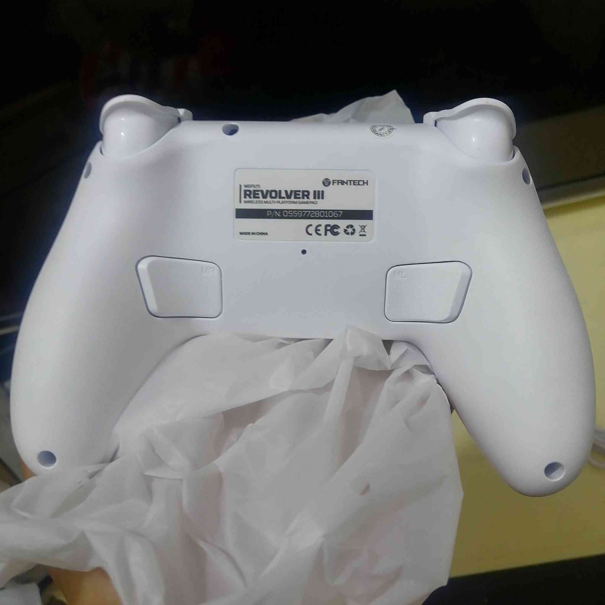 السلام عليكم عندي جوستك هاي المعلومات عن نوعيه الجوستك
fantechiraq  PC كونترولر وايرليس للجوال و ال
Fantech WGP12S
............................
وضعين للعب (واير/وايرليس USB / وايرليس type-c )
دزاين جديد مطور
Antidrift
Hall effect sticks & trigger
Turbo mode
For PC / PS4 / PS3 / Android / switch
Timed macro يسجل ويعيد نمط لعبك
متوافق كليا مع آلاف الألعاب
يعمل حتى 20 ساعة
Type-c cable
Dual Vibration
جيروسكوب
مع زرين في الخلف
1000HZ
مدى يصل إلى 8 أمتار
قابل للبرمجة
الوزن 205 غرام
اللون الابيض 
السعر ب 35,000 قفل 
موجود بس بمحافظه ذي قار وماكو توصيل الباقي المحافظات 
تواصل على الخاص


**إذا كنت صاحب هذا الإعلان وتريد حذفه لأي سبب، رجاءا أرسل رسالة إلى الدعم الفني**