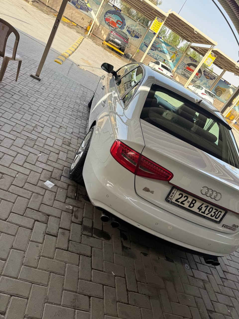السلام عليكم
AUDI A4
للبيع موديل 2013
وارد خليجي بيها نص باب خلفي عكس السايق و نص جاملغ خلفي السياره حالتها ممتازه و المكينة و الگير بحاله ممتازة 
المواصفات
مكينة 2000 تيربو جديدة 
تشغيل و اطفاء ذاتي
سايد بريك دكمه
حساس خلفي 
مانع انزلاق ABS 
3 وضعيات قياده اوتماتيك و عادي و رياضي طيارة 
بروجكتور حساس مع الاستدارة 
تحكمات ستيرن جهتين
تبريد جاهز و ثلج و تبريدها معروف 
و بعد بيها مواصفات
السيارة مصروف عليها هواي و كاملة نقصها فقط صدر امامي 
السعر 85 و بيها مجال 
الرقم ***********
مكاني بغداد بغداد, العراق
