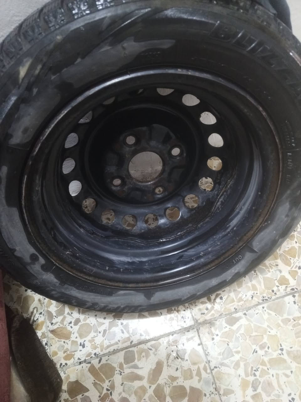 سبير سايبا للبيع  65/55/13
بغداد /واتساب / ***********
