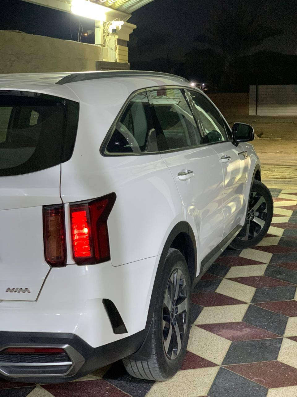 السلام عليكم سورنتو موديل 23 مكفوله كفاله عامه من كلشي  4سلندر  محرك 2500 / 5راكب  السياره جديده  بيع او امراوس حسب القناعه  السياره فول عدا البنراما     تريد تحويل تريد وكاله  مكان السياره الرمادي    السعر 230 وبيها مجال بسيط حك الجيه   ***********
