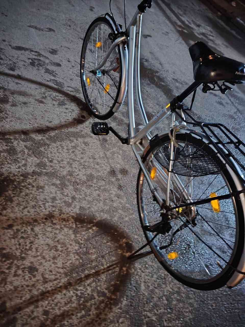 السلام عليكم بايسكل بناتي حجم 26 شركه بانسونك وياله ستيل بايسكل نضيف السعر 130 بي مجال حك الجيه مكاني بغداد الشعب


**إذا كنت صاحب هذا الإعلان وتريد حذفه لأي سبب، رجاءا أرسل رسالة إلى الدعم الفني**