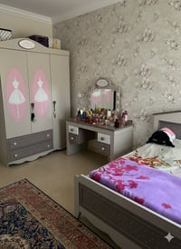 غرفة بناتية • ٤ قطع • خشب اصلي