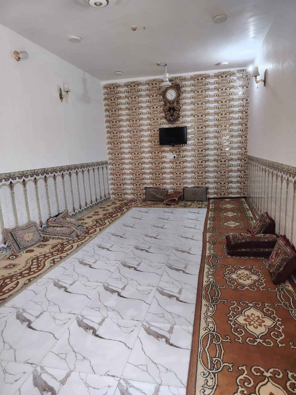 سلام عليكم بيت للبيع طابو صرف حي شاكر الحسناوي قرب المدارس الصينيه بناء حديث مساحه 260متر الواجهيه 13نزال 20 يحتوي ع ستقبال 8*4وكلدور هول 4*4ساحه درج 7*4غرف نوم 5ونص *4وثانيه 5*4 حمام 2*4 الطابق الثاني يحتوي ع بيتونه وغرفه 4*4
السعر 130وبيه مجال

الاستفسار ***********
ملاحظه البيت ينباع نقد فقط
