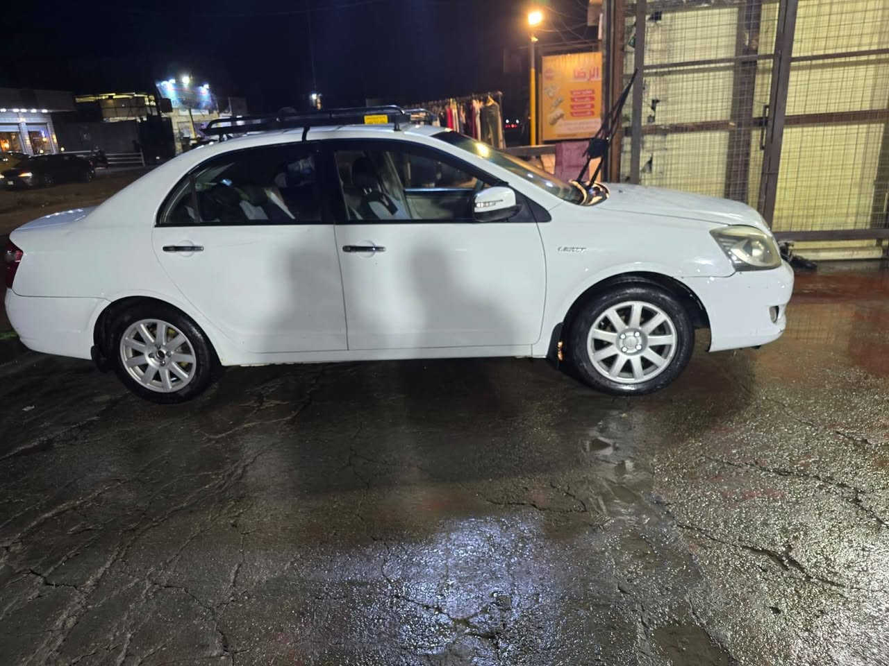 سلام عليكم اخوان سياره جيلي موديل ٢٠١٢ سياره مكفوله كير مكينه تخم تاير جديد كهربائيات كلها شغاله شاشه تاب الكشر مكفول عدا الرصعه بصفحه العبري سعر ٦٢ بيها مجال ***********
