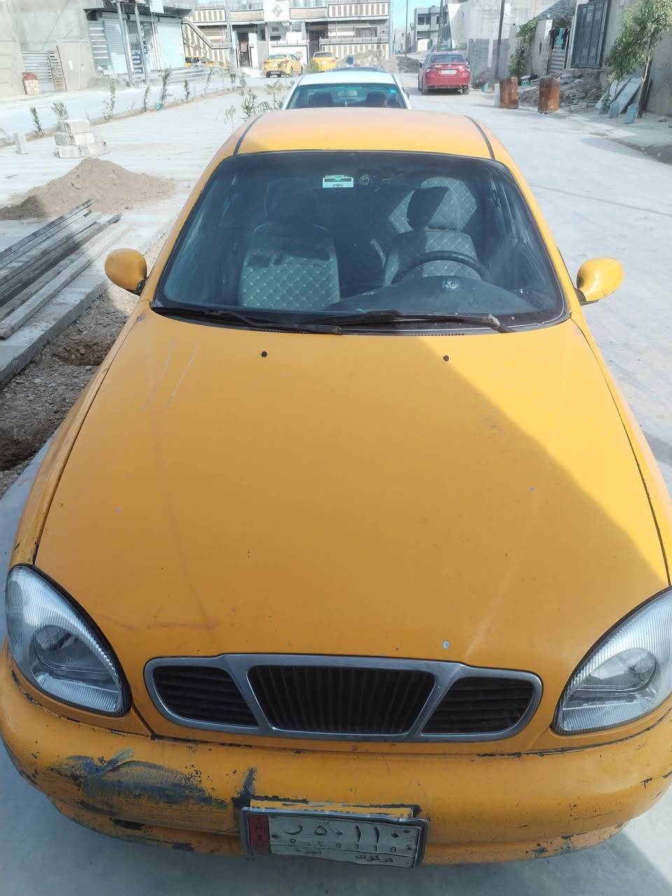 السلام عليكم سياره للبيع دايو لانوس 2000 بطاقه بانزين بيها مكانها حي بدر السعر ٢٥ ورقه شراي اتصل ***********
