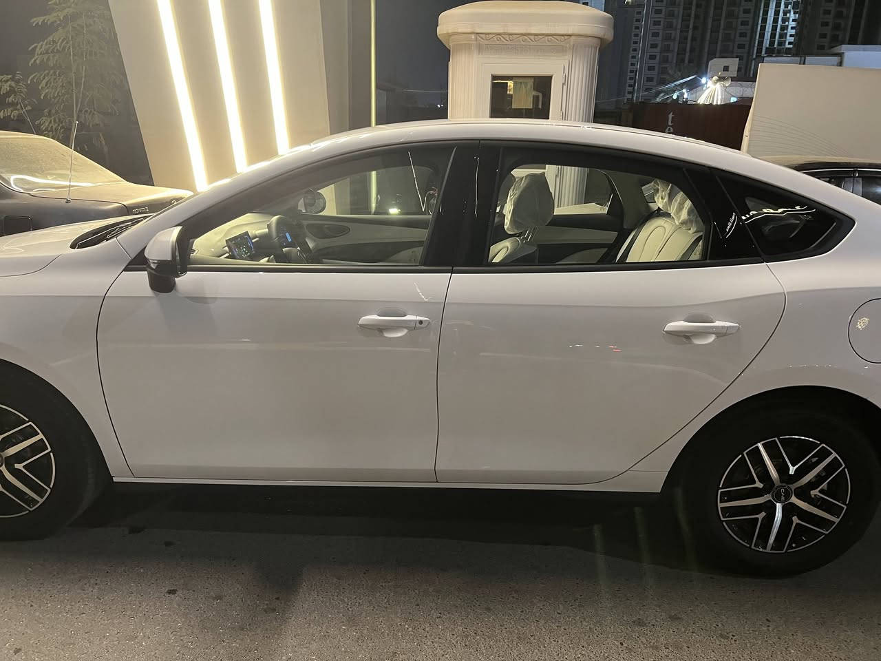 السلام عليكم BYD 2025 سيل 5 (ويل كروم) رقمها مميز
مرقم بغداد بأسمي تحويل ثاني يوم
السياره زيرو ماشيه 700 كيلو مكفوله كفاله عامه من الشخط والرصعات+عدتها كامله تتضمن(شاحن وفوم وارضيات وماسحات وهوك) السعر (19,300) مليون وبيها مجال بسيط 

مكانها بغداد حي الحسين 
للإستفسار ***********
