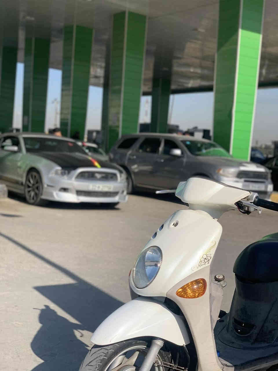 سلام عليكم دراجه للبيع فله ما مفتوحه بلاديه مابيه اي شي نكره سلف مكان بغداد بياع سعر 850بيه مجال ***********
