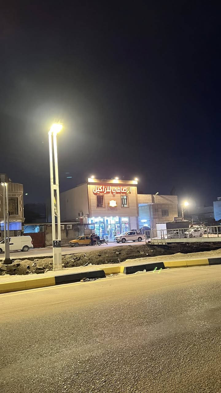 دار تجاري على شارع العام الموفقية المؤدي الى مستشفى العسكري بمساحة 87 متر مربع وفضله 20 متر والواجهة 6 ونص الدار طابوا ملك صرف السعر 185 مليون | للأستفسار *********** |#زين_المنصوري
