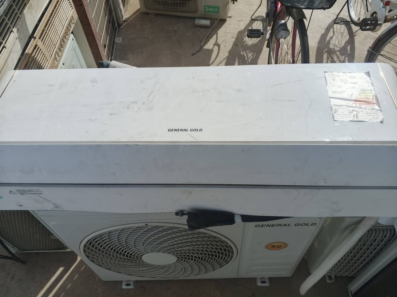 للبيع سبالت جنرال الحديث 2طن نضافه ٩٥ سعر 400 سبلت1طن عدد 2نضافه90سعر الواحد 225  سبلت طن ونص انفيرتر نضافه٩٥ سعر 500. ويرهم مراوس بسبالت ومكيفات العاطله ونشتري العاطل ***********.    ***********.
