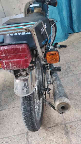 السلام عليكم دراجة ايراني للبيع رقم وسنوية بسمي جاهزه مجهزة ماذب عليها ربع. مكاني. بصرة كزيزه. سعر 1400وبيها مجال للشراي ***********
