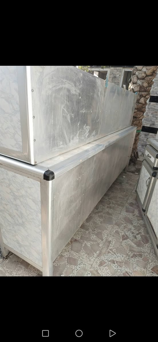 كاونتر للبيع نضيف السعر  350
وبي مجال  كوفه حي ميسان 
***********
