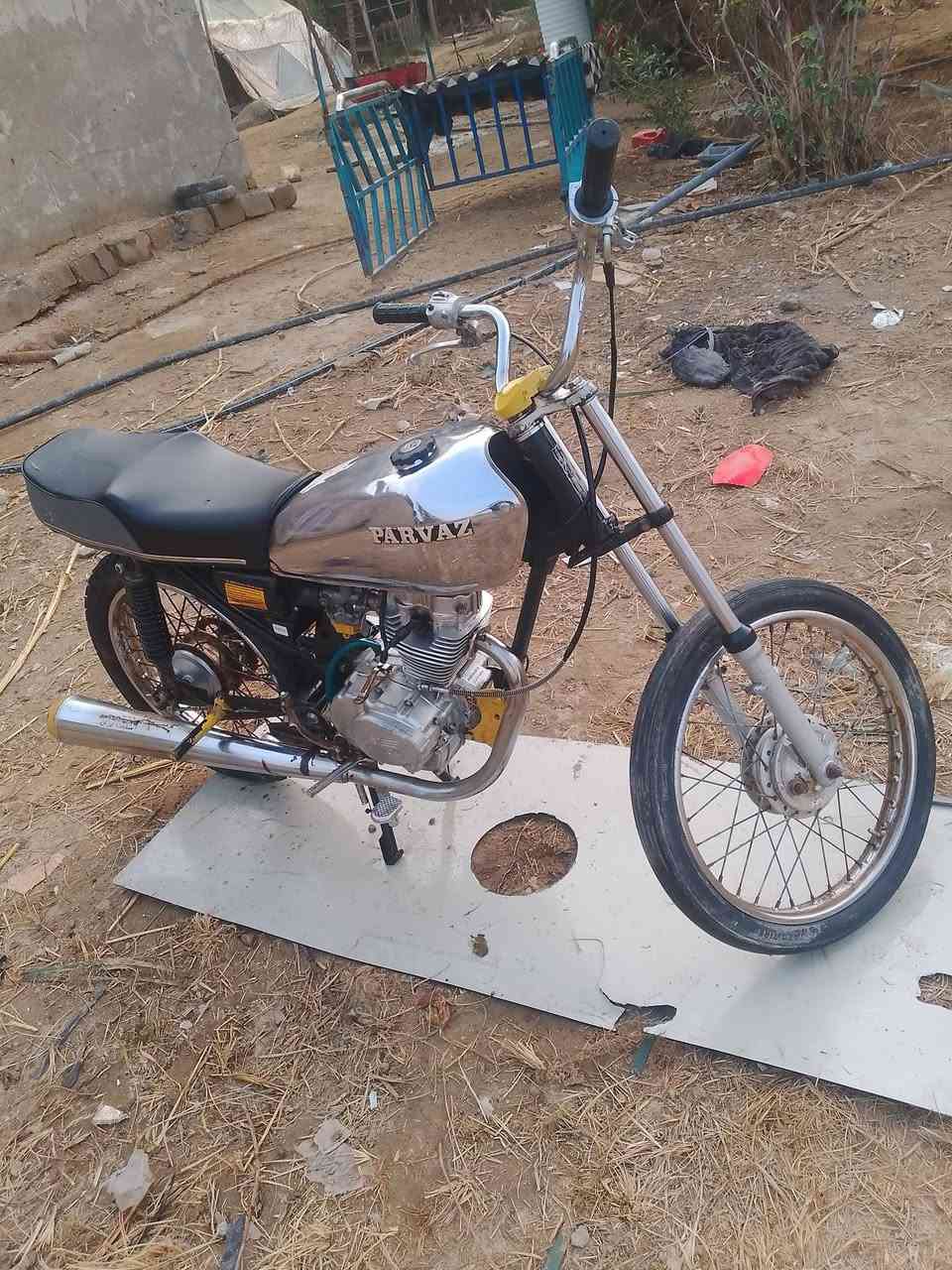 سلام عليكم دراجه للبيع نضيفه شغتله السعر 200 ابيه مجال حك جيه ***********
