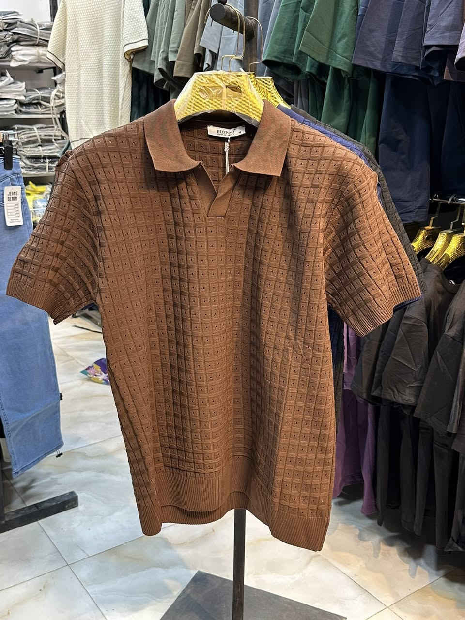 مسوك صيفي
تشيرت نص ردان تريكو
بسعر مناسب
العنوان📍
المحل 
السوك المسكوف مقابل مكتب مشتاق
محل سيد علي


**إذا كنت صاحب هذا الإعلان وتريد حذفه لأي سبب، رجاءا أرسل رسالة إلى الدعم الفني**