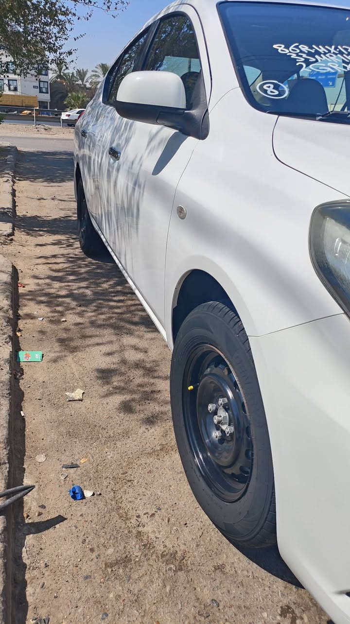 السلام عليكم
نيسان سني 2020 هندي بليته زركه رقم بغداد

مكفوله من الصبغ والتبديل بيه بارد إمكان بسيطه

والباقي كفاله من الصبغ والتبديل والفتح

كير محرك بحالة شركة 

تبريد حداديه صدر جديد وجاهز ومواصفات الهندي معروف

السعر:115 وبيه مجال للشراي

المكان بغداد الكرخ

***********
