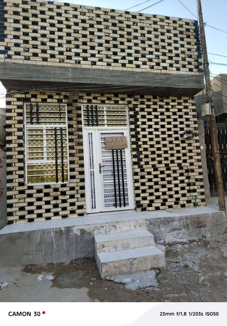 السلام عليكم عقار للبيع بحي الميلاد
-مساحه 50 متر حرف ( T ) موقع مميز

- رقم العقار ٤٥٥٦٥

قريب على جوهرة العرب و قريب على مدرسة العاديات

(شارع واحد عن المدرسة)

-بناء جديد مال جناي كلشي كامل بي 

- التبليط راح يوصلة (الرصيف كامل مقرنص باقي بس التبليط) 

- مطبخ + صالة سيراميك للأخير وسقف ثانوي

+ غرفة بورك + سقف ثانوي 

مكلف بالنشر الخاص مغلق

للأستفسار ومعرفة السعر يرجى الاتصال والمراسلة على الرقم يوجد واتساب

***********
