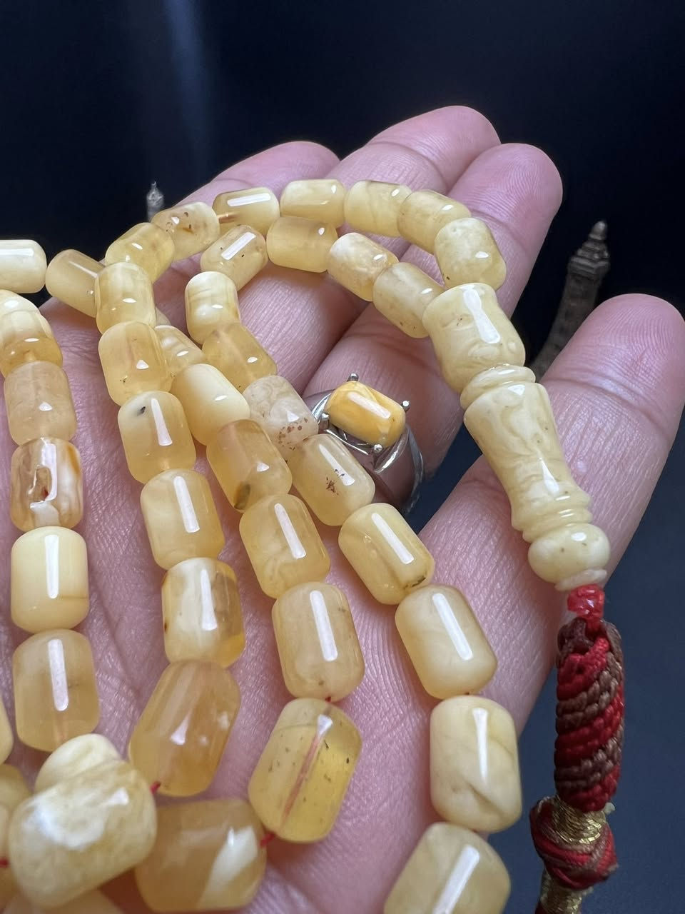 من الخامات الســـــوبر القشطة وعسل 
كصة كويــتية مرتبة 
عـــدد الحبات 63 حبة 

خام واحد لون وجمال وقدم 
الـــوزن 31 غرام 

راسلني عل الخاص لطفا 

أو الاتصال ***********

موجود واتساب عل هذا الرابط 

‏مراسلة احمد الربيعي الصائغ كهف الاحجار عبر واتساب. https://wa.me/message/OEI26QOEYZ7TO1
