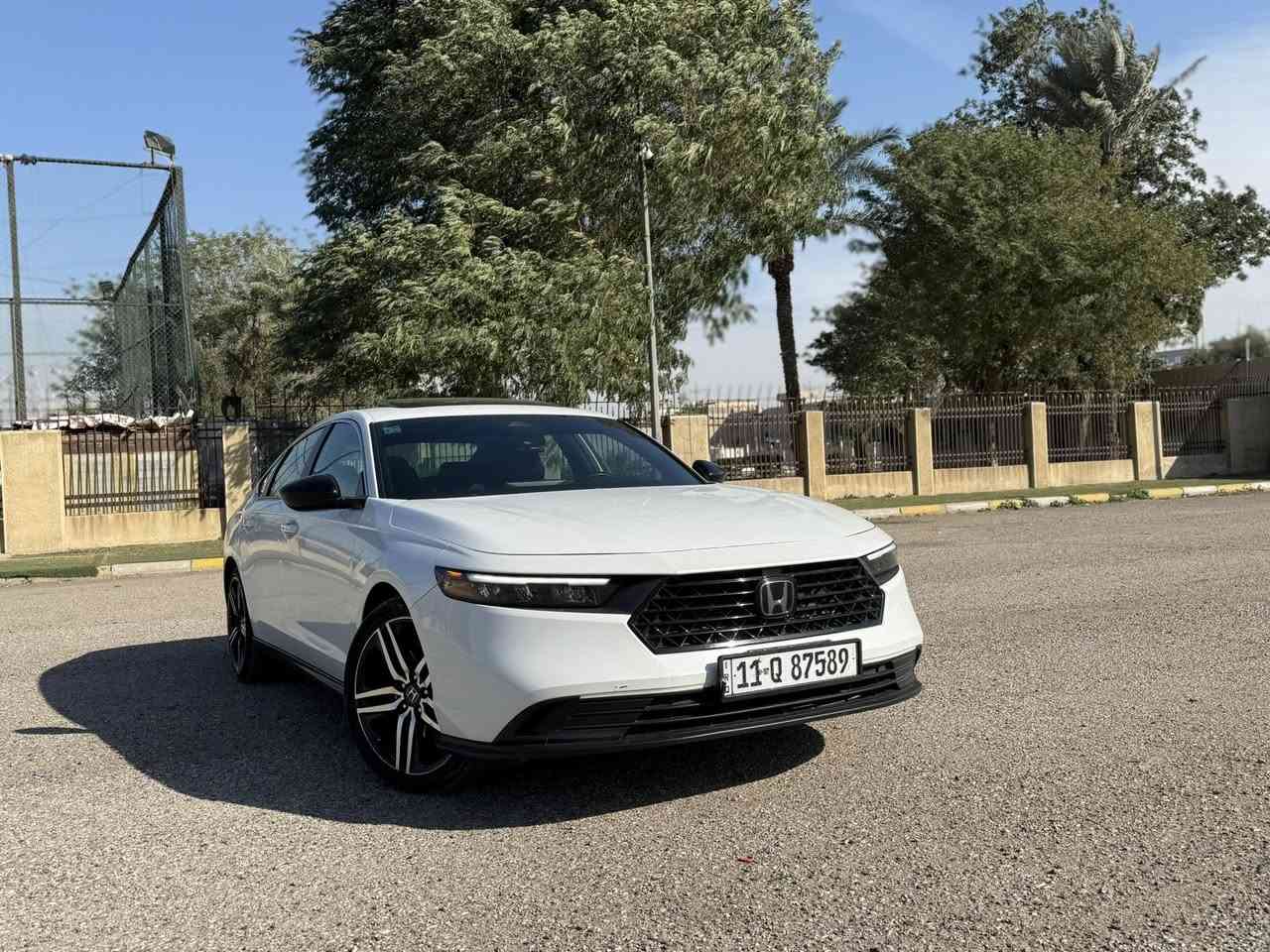 بسم الله الرحمن الرحيم
للبيع
هوندا اكورد 2023 هايبرد سبورت 
مواصفات السبورت معروفه 
السيارة بدون  صبغ 
بدون ايرباك 
حادث جاملغ خلفي فقط وراجع بارد 
ماشية 47 الف 
رقم بغداد بأسمي 
السعر 207 وبيها مجال 
للاستفسار *********** 
بغداد : الاعلام او المنصور
