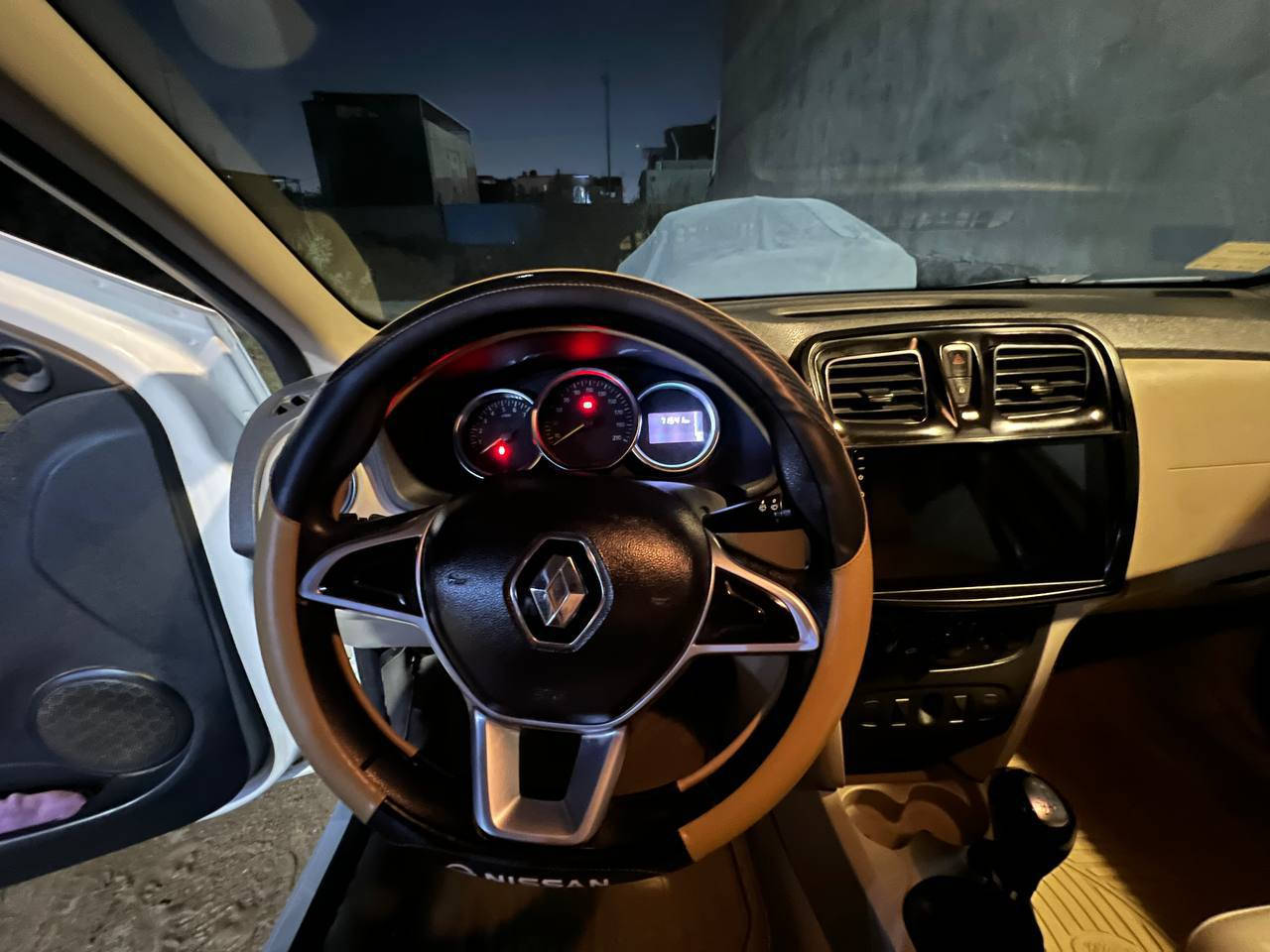 رينو سمبل ٢٠١٩ حرة تحويل مكفولة عدا قطعة وحدة صبغ جاهزة من كلشي كير محرك تبريد حدادة تخم تاير السعر ٧٢ ورقة وبيها مجال بسيط ***********رينو سمبل ٢٠١٩ حرة تحويل مكفولة عدا قطعة وحدة صبغ جاهزة من كلشي كير محرك تبريد حدادة تخم تاير السعر ٧٢ ورقة وبيها مجال بسيط ***********
