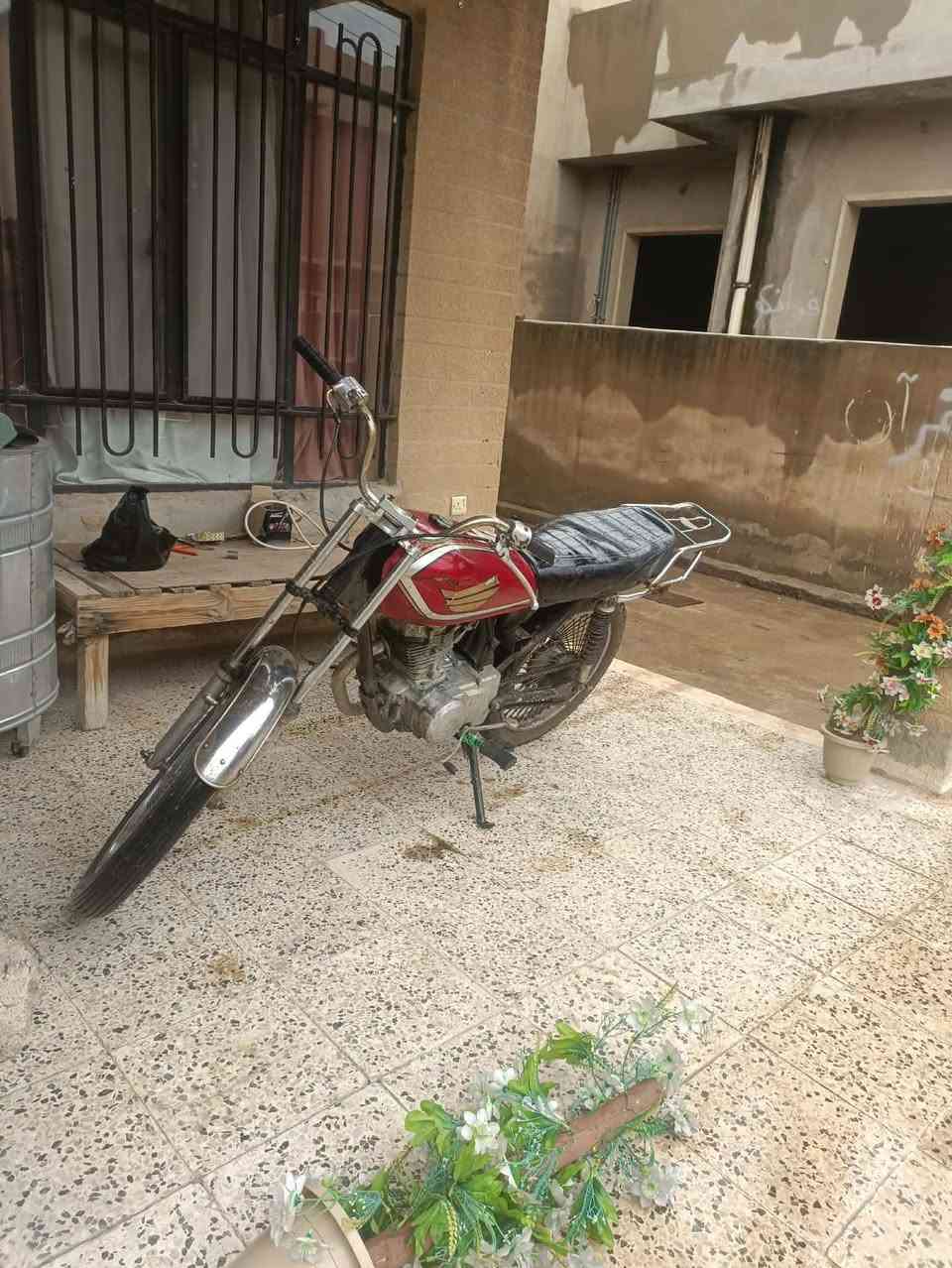 ماطور ايراني ما اعرف شنو المكنية  دراجة سعرو ٢٥٠ وبي مجال لل شراي


**إذا كنت صاحب هذا الإعلان وتريد حذفه لأي سبب، رجاءا أرسل رسالة إلى الدعم الفني**