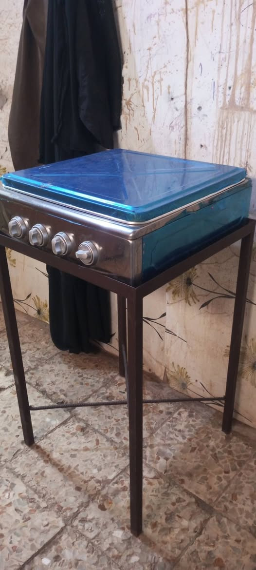 السلام عليكم
طباخ+ميزه+منقله

استخدامات ايام قليل

رقم الهاتف ***********
