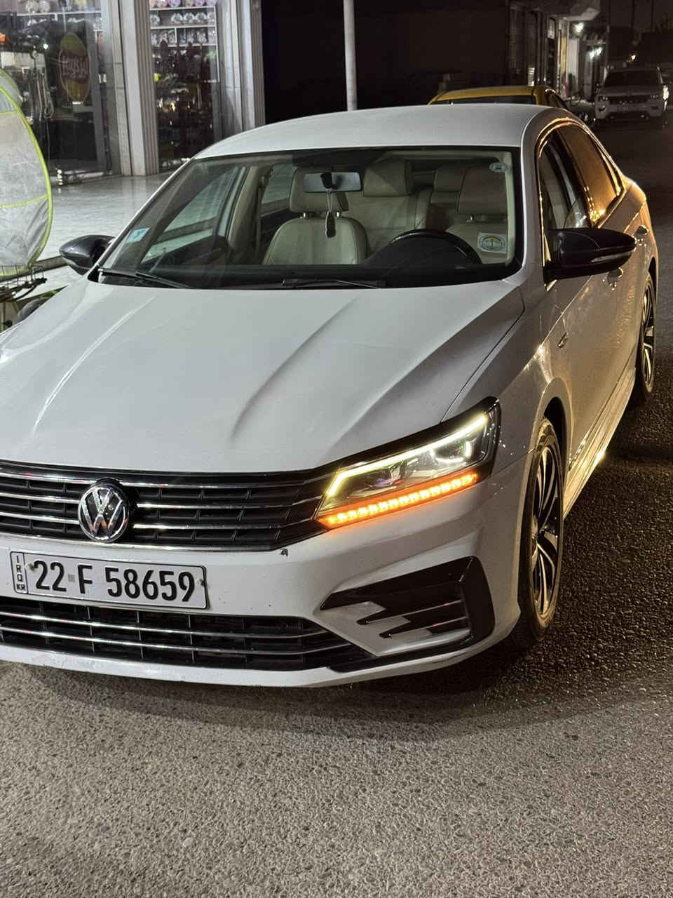 سلام عليكم باصات موديل 2017محرك 18تيربوو سياره بيها باب السايق صبغ ونص البونيد بدون داخل وبدون ايربك سياره بسمي وبطاقه بانزين السعر 148رقم الموبايل ***********
