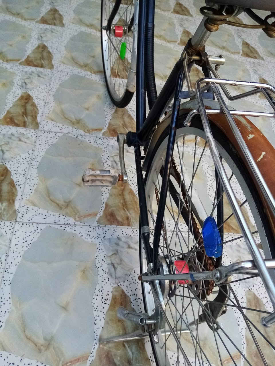 السلام عليكم بايسكل للبيع بايسكل حجم 26 سعر 150 في مجال هذا الرقم ***********
