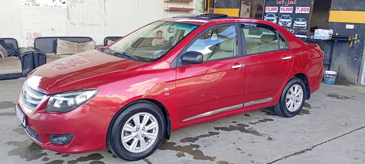 Byd 2014 كير  اتوماتيك محرك وكير وتبريد بشرط باب الشوفير والخلفي صبوغ بدون دواخل هزه وسنوية جديد 2031  للاستفسار *********** أربيل, العراق
