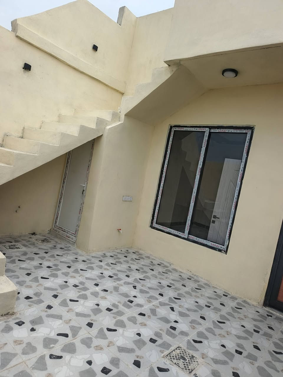 بيت للبيع مساحه 100 متر.. صفر 

فول سيراميك البيت جديد اخوان بعد محد ساكن بي 

اني لابياع ولا شراي 💚البيت الي عمرته درجه اولى والله

سعر 36 اريد ابيع.. 

العنوان حي بدر فرع مول حسين خدمات ماي كهرباء واصل
تبليط مو بعيد 

هذا رقمي *********** 

يرهم مراوس بكورلا تكسي حسب الاتفاق وتحياتي للجميع
