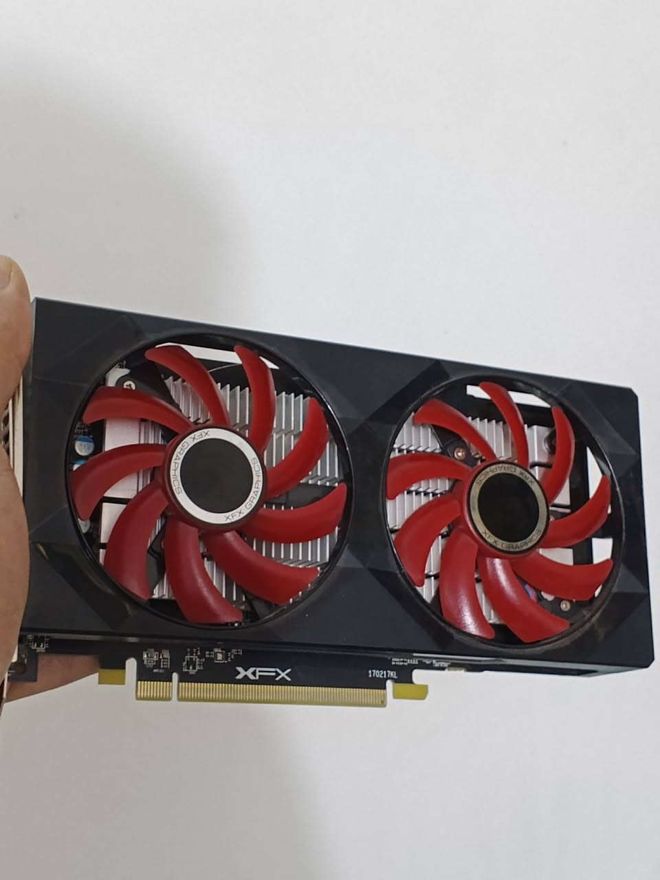 كرت شاشة rx 560 4gb شغال بس من تشغل لعبة يكرش 
سعر 30 الف قفل 
مكان كربلاء يم مستشفى الكفيل يوجد توصيل محافضات 
***********

