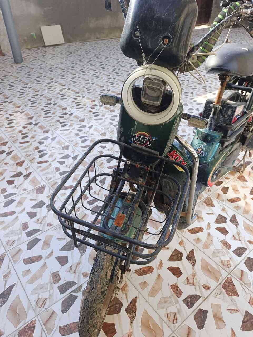 السلام عليكم 
بايسكل شحن للبيع 

بطاريته وسط لا  زينات ولا مو زينات


**إذا كنت صاحب هذا الإعلان وتريد حذفه لأي سبب، رجاءا أرسل رسالة إلى الدعم الفني**