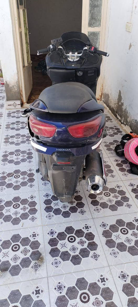 فورزه 08 بلاديه كير عادي و اوتماتيك
وسبورت كلها نضيفه السعر 900 وبيها مجال
مكانه ديالى ‏‪***********‬‏
