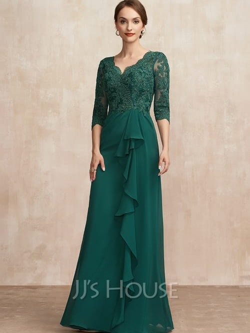 فستان نسائي بداعه الترتيب والتصميم 💚قطعه كلش راقيه وسعرها كلش مناسب للحجز مراسله الصفحة واتساب او انستغرام او الاتصال ع***********
