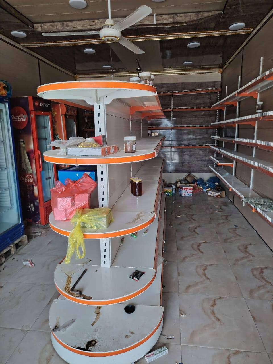 السلام عليكم
رفوف تركيه اصليه درجه اولى
شرط عدم جرد الصبغ وليس ايراني تركي اصلي يتكون من قاطع وسط رفوف حائط مع سجه
المكان بابل محاَويل ناحيه لامام
***********
