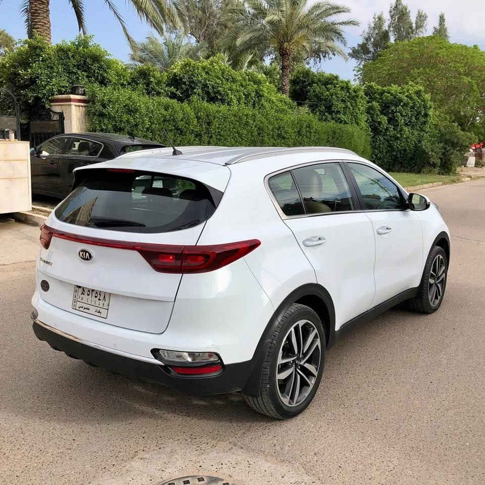 KIA SPORTAGE (ضمان الدولية العراقية)
الموديل :-2020
عداد السيارة :-77000 كم
المواصفات:-
1- صف المقاعد الامامي كهرباء
2- شاشة + كامرا عمل 
3- وبقية مواصفات السبورتج المعروفة
السعر :-19.500$ قابل للتفاوض
العنوان :- الكرخ / حي الخضراء 
للإستفسار :-***********
