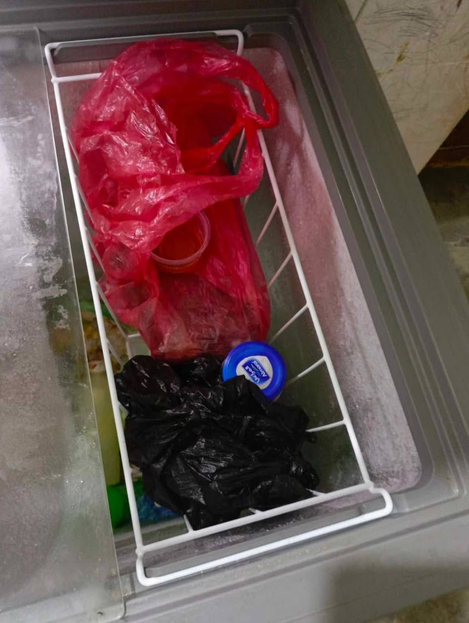 مجمده لبيع جديده سعرها(100) قفلها ***********
