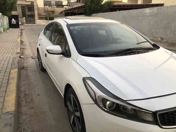 سلام عليكم للبيع كيا سيراتو خليجيه موديل ٢٠١٧
فول موصفات فتحه تحكم ستيرن جهتين بصمه 

لاد امامي خلفي حساس امامي خلفي 

باتري جديد تخم تاير جديد 
مكينه ١٦٠٠cc

السياره بيها جاملغ صبغ او بنيد تبديل لون 

ماشيه السياره ١٠٩ 

السعر ١٢٥ او بيها مجال 

مكان السياره المنصور 

***********
