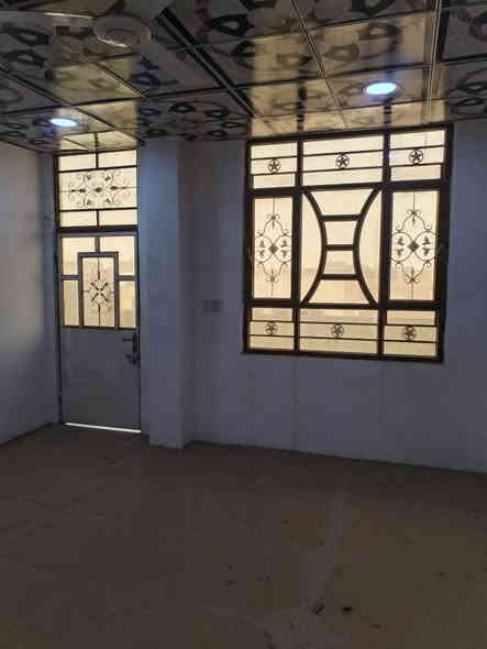 شقه للايجار سوق بعقوبة قرب فلكه الفاروق مقابل مدرسه المراه غرفه نوم وحده وهول ومطبخ كبار وجديده عائله فقط السعر 200الف ***********
