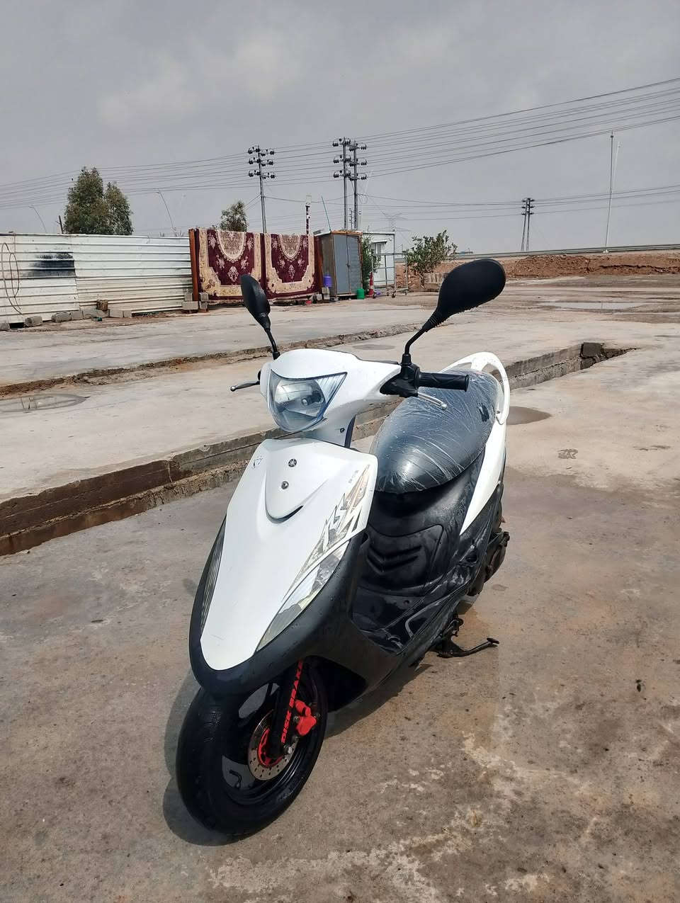 السلام عليكم
الدراجه شتريته من واحد صارله سبوعين من منزله رمبه الدراجه كلشي شقال بيهه ماعده عداد السرعه ول بگلايت الوره غير ذن كلشي شغال الدراجه بلاديه49 شلعته اتشك الكاع ومختمه ختم واحدالدراجه رايده ب 950وبيه مجال بصيط بكاني البصره التنومه رقمي ***********
