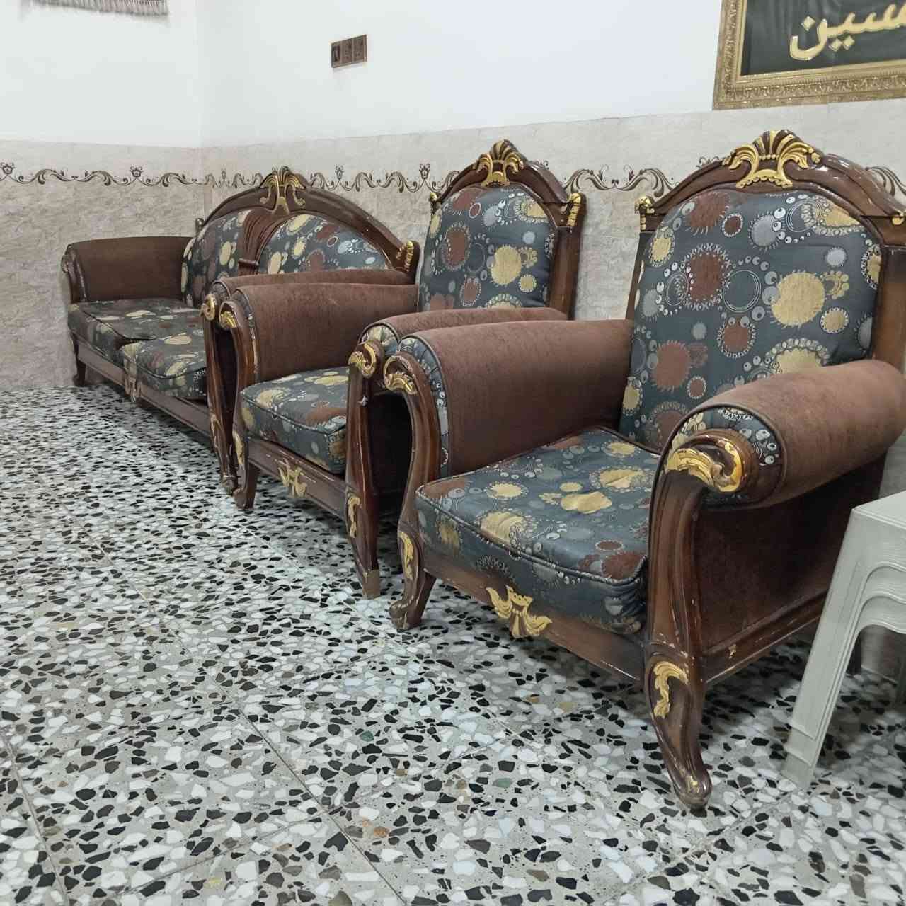 السلام عليكم تخم للبيع 10 مقعد سعره 150 مكاني حله نادر الثالثة قرب معمل الغاز ***********/***********

