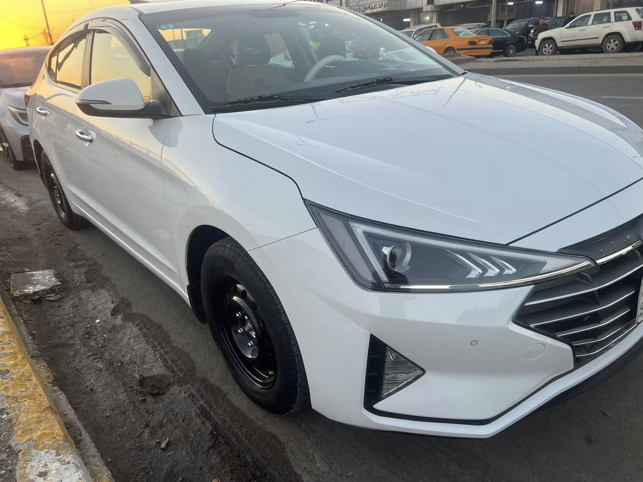 سلام عليكم الإنترة خليجي فول واحد على واحد موديل 2020 سيارة.  (بصمة +فتحة +جلد +قطعتين تبريد+مري شفط +حساسات+كامرة +جنطة ذكية +داخل صاج بيجي )سيارة نضيفة وجاهزة من جميع النواحي سنوية وهزة جديد ورقم دولي ملاحضة ❗️جاملغ خلفي صبغ موضح في لسونار مع صور للاستفسار ***********
