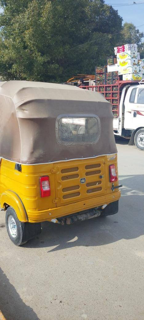 تكتك للبيع موديل 20بسمي محرك وكير واكسل مكفورلاتبخيرولاى تنقيص مصبوغه جماليه رقم وسنويهانكليزي جاهزه عنوان بغدادالزعفرانيه الاتصال ***********السعر 6750وبيه مجال للطيبين التكتك بيه صبغ تلكيطات ابيع مصبوغ عام
