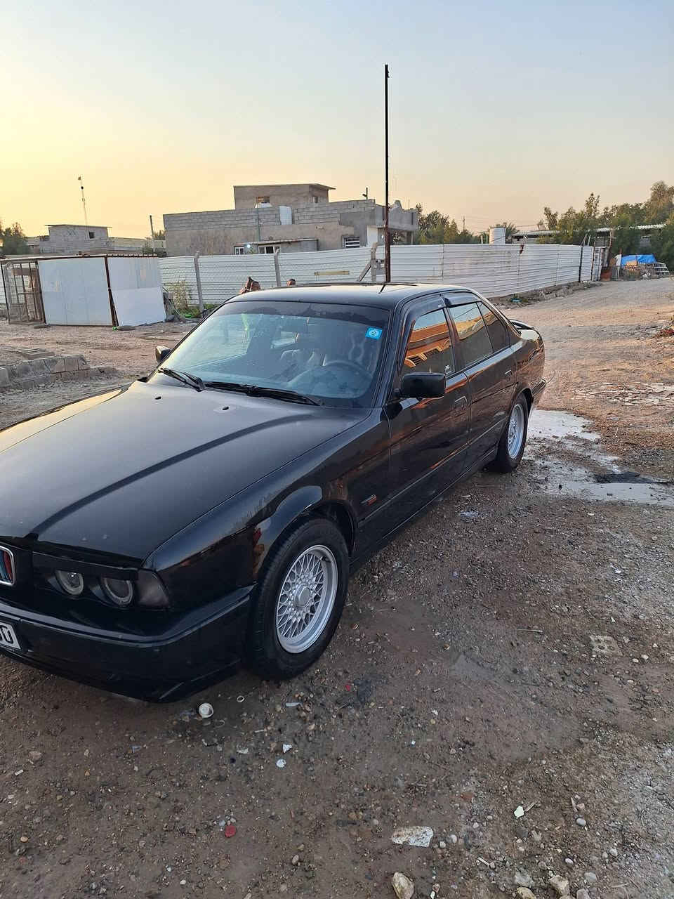 اصل شاد مكينه 44/V8 

سياره كامله من كلشي صدر جديد 

 تخم تاير جديد صدر خلفي جديد

سياره موديل 1993رقم نكليزي بسمي
 
مصفره من غرامات مصبوغه عام جماليه 

ايرباك تدفئه تبريد تقفيل جام بلادي سياره

 جاهزه من كلشي مابيه ضربه مكان سياره

 بغداد عارضه 97 ورقه وبيه مجال تعبان

 عل سياره كلش تصال عل رقم 

***********
