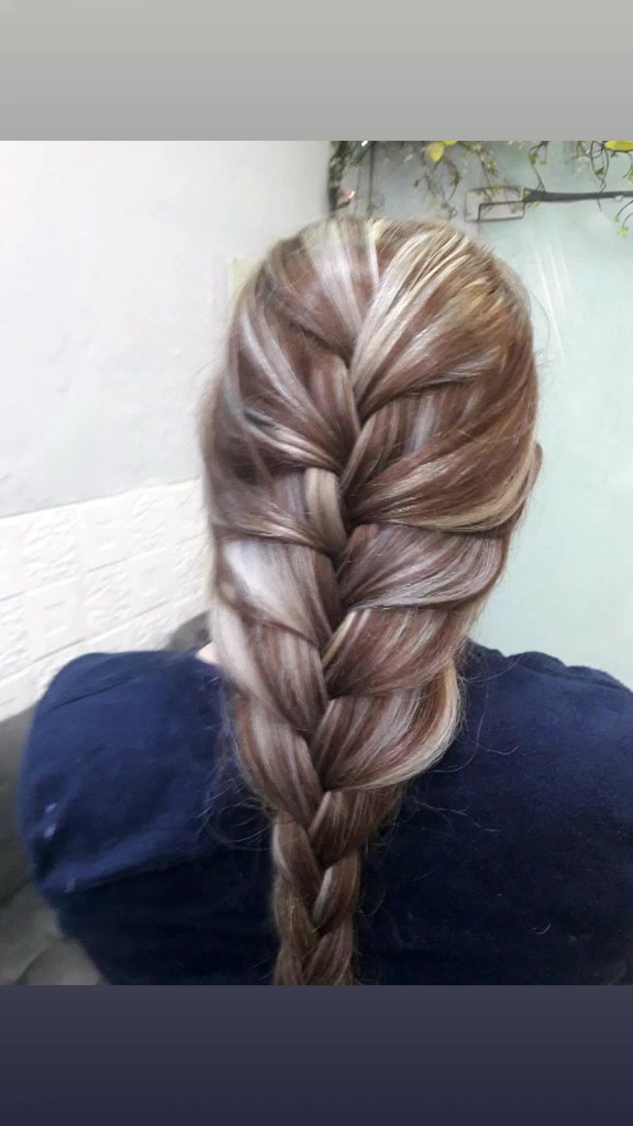 عروض العيد شامله من صالون الوتين مدينه الصدر قطاع 21 شارع السفاره بأداره الماكيره والكوافيره بشرئ رقم *********** للحجز
