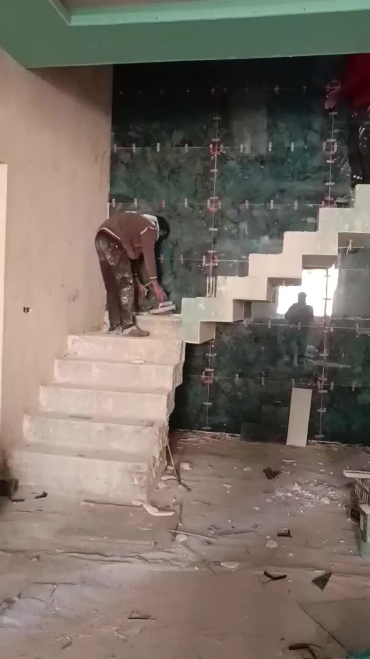 كادر درجه أوله شرط مهندس لعمل كافه السيراميك والمرمر ولبورسلين باسعار مناسبه عمل فقط بنجف ***********
