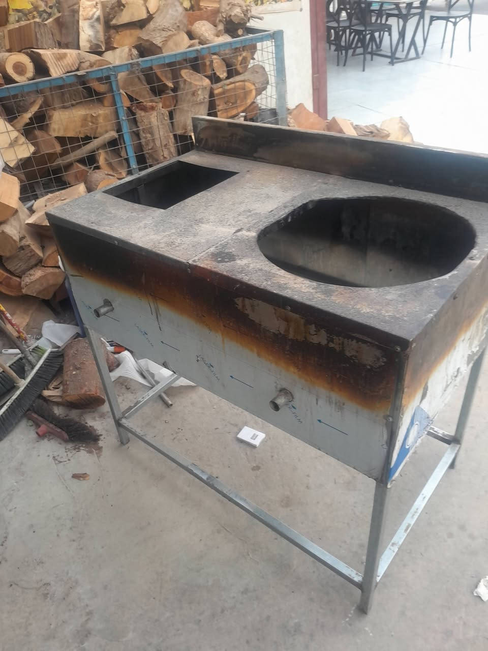 طباخ مستعمل قليل للبيع مكاني علي الصالح الاتصال على الرقم *********** او واتساب او ماسنجر
