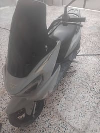 للبيع • دراجة • وصف ناقص