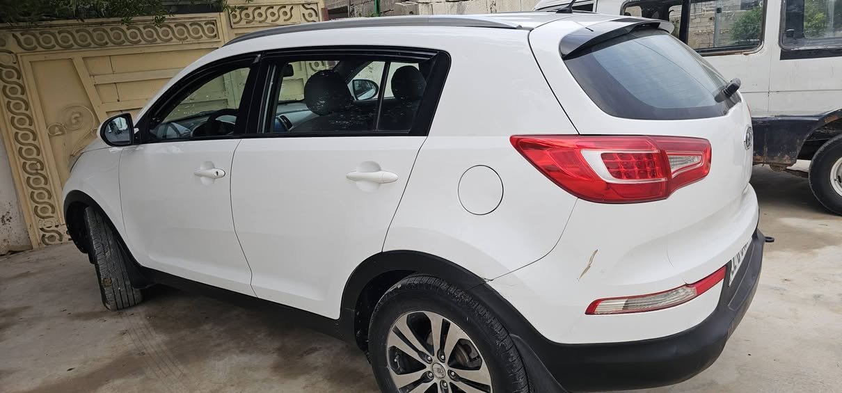 سبورتج خليجي ٢٠١١
السونار مرفق مع الصور 
بدون لا طخه ولا تعديل ولا معجون فقط رش كما موضح 
كير محرك صدر تايرات تبريد كله فول جديد 
السعر 122
***********
